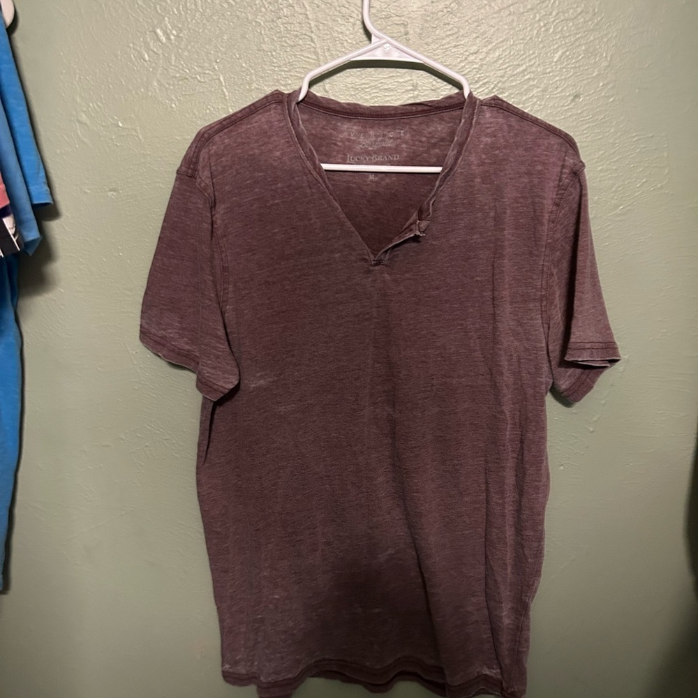 Lucky Brand Men's Short Sleeve V-Neck T-Shirt in maroon